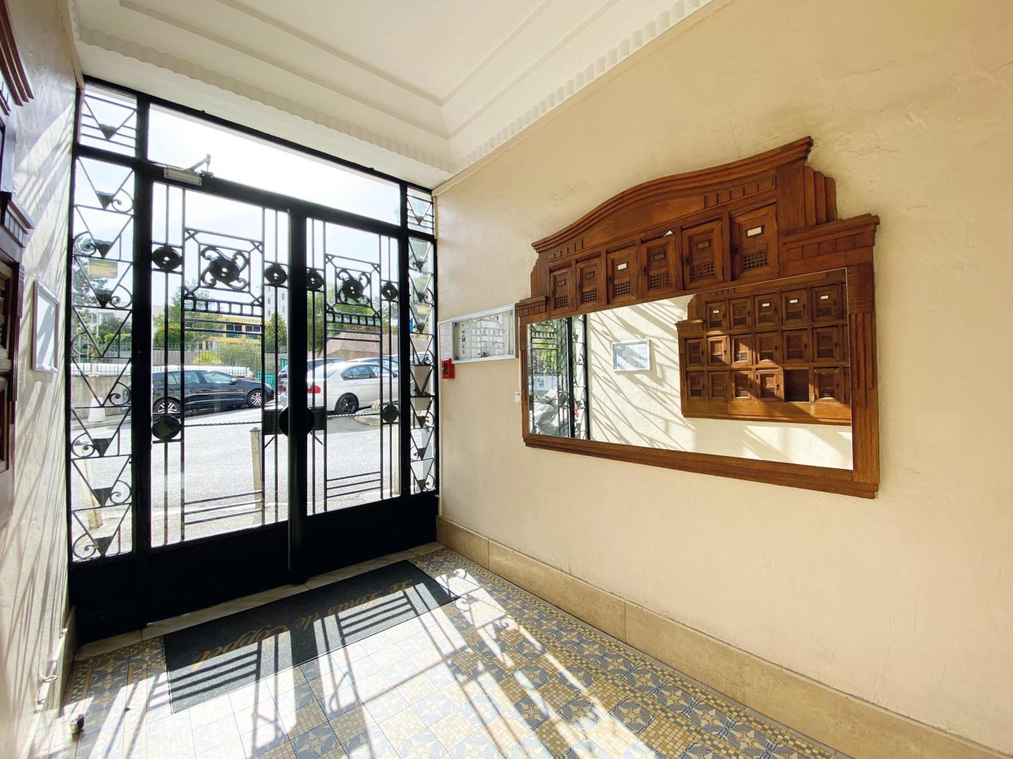 Beautiful Renovated Apartment ,Next To The Beach ! Air-C, Free Parking! Nice Bagian luar foto