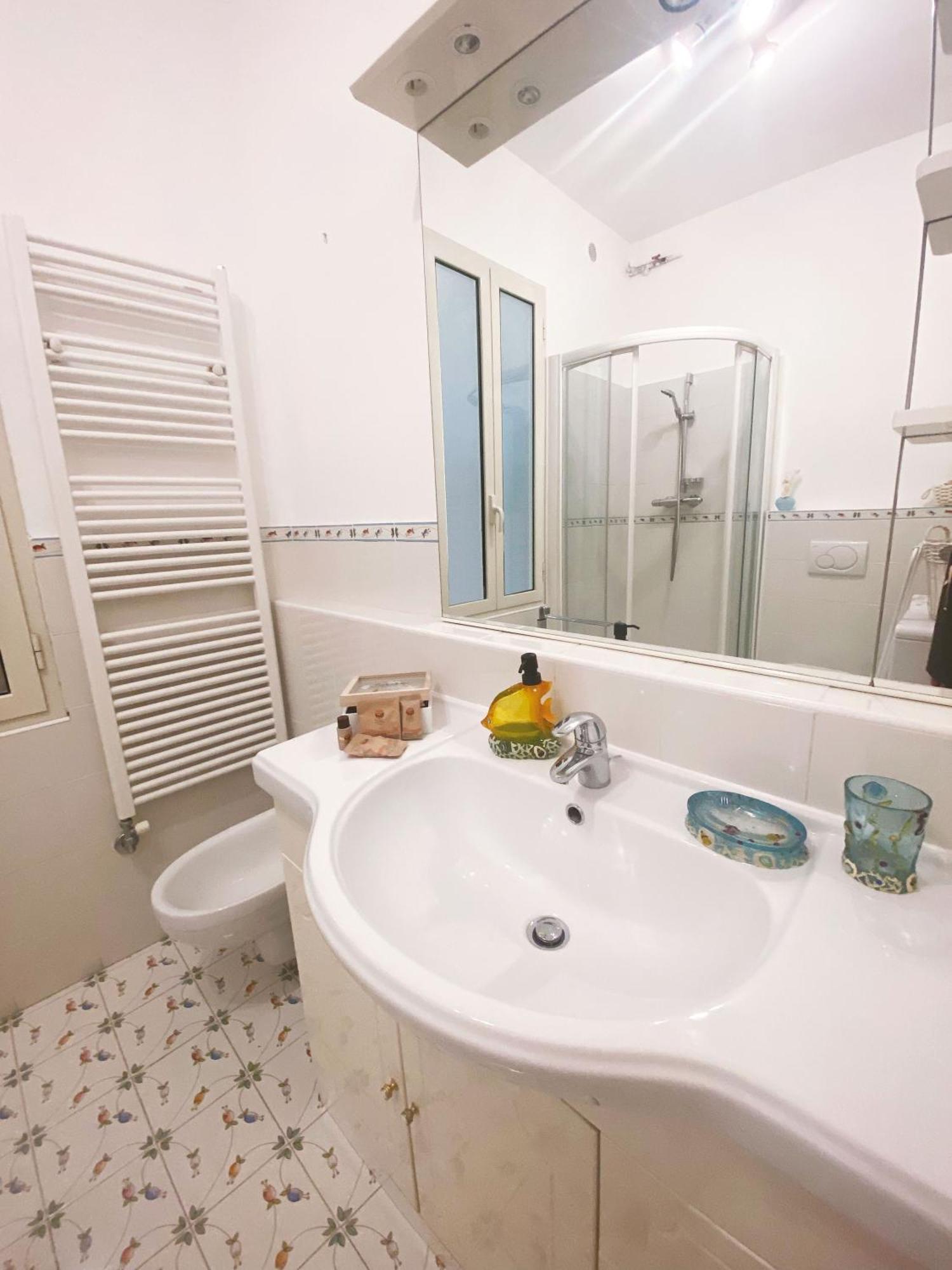 Beautiful Renovated Apartment ,Next To The Beach ! Air-C, Free Parking! Nice Bagian luar foto
