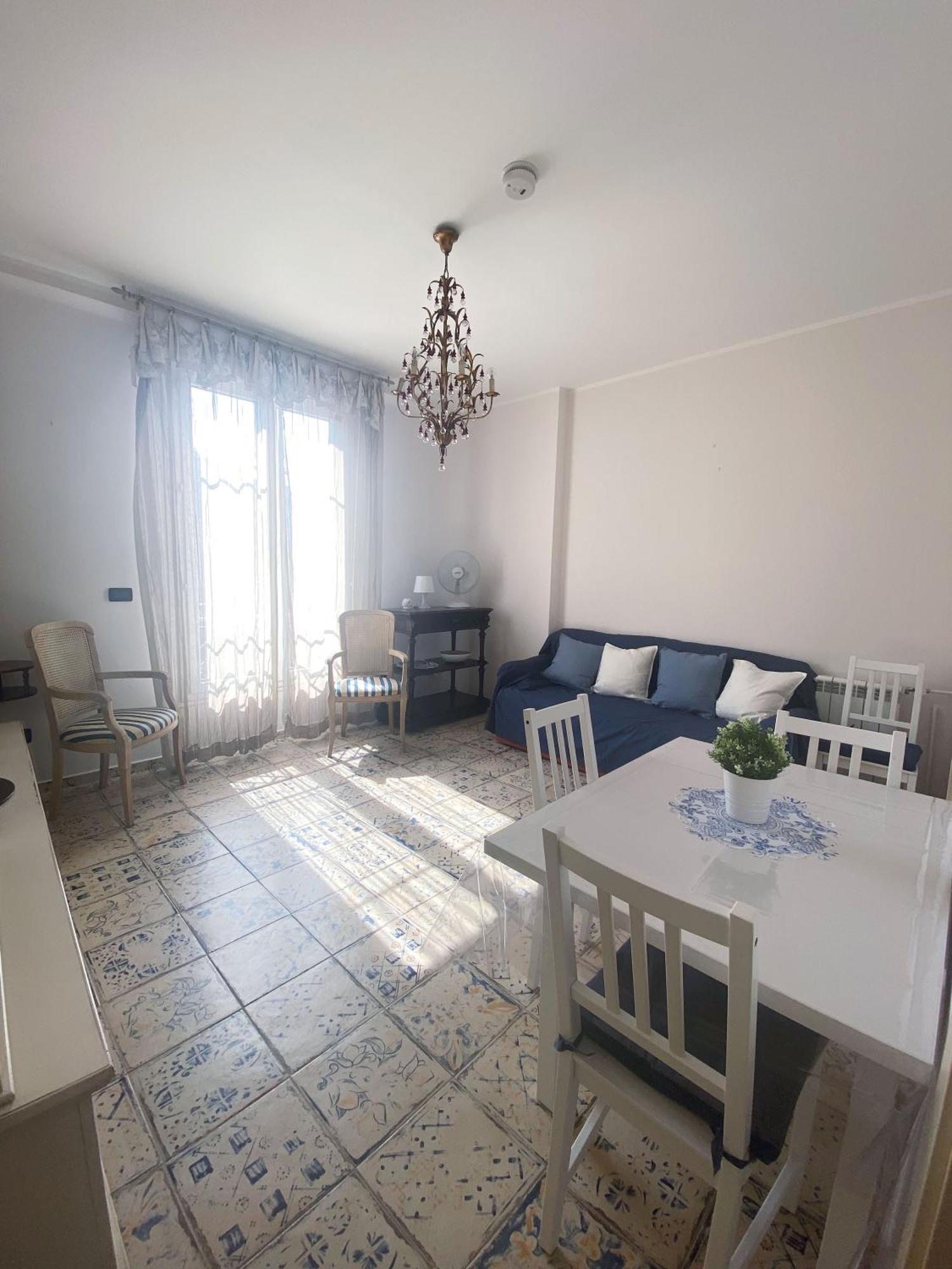 Beautiful Renovated Apartment ,Next To The Beach ! Air-C, Free Parking! Nice Bagian luar foto